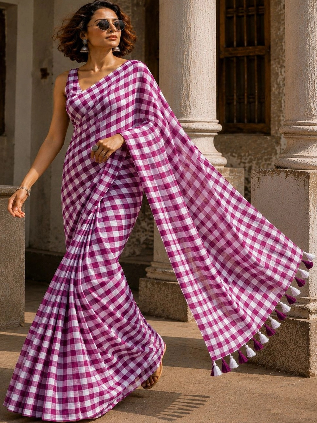 Aruniti Label Checked Pure Cotton Taant Saree