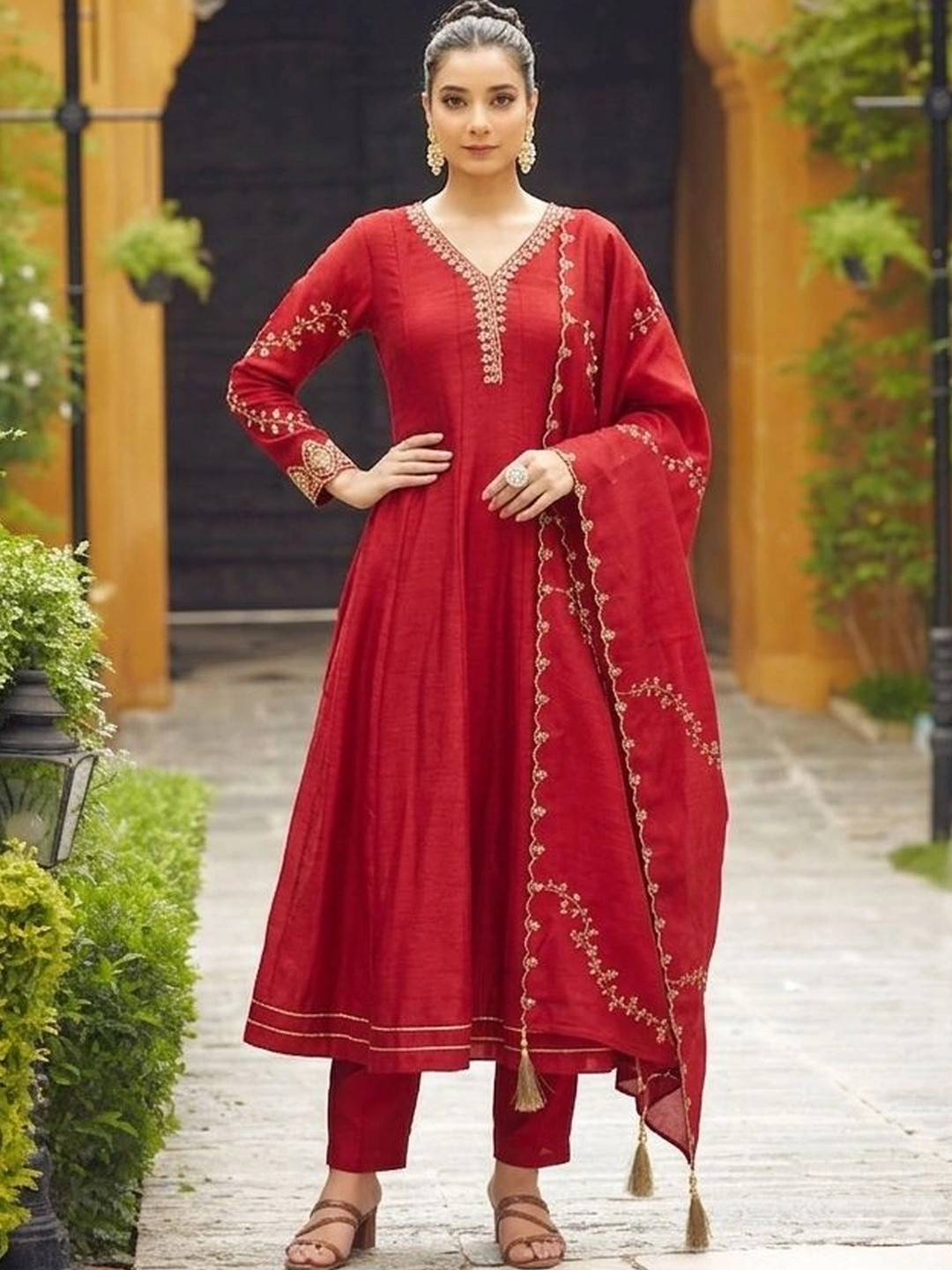 Women Red Embroidered Anarkali Kurta & Pant With Dupatta