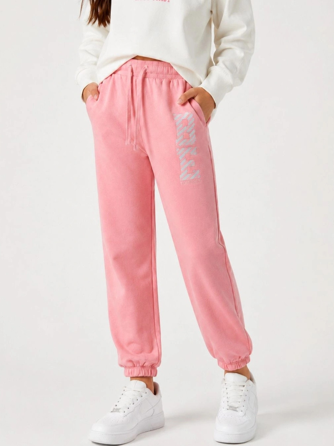 Alan Jones Girls Printed Mid-Rise Joggers