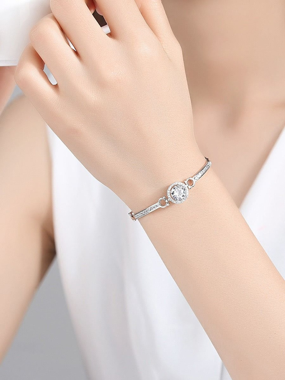 DressBerry Women Cubic Zirconia Silver-Plated Charm Bracelet