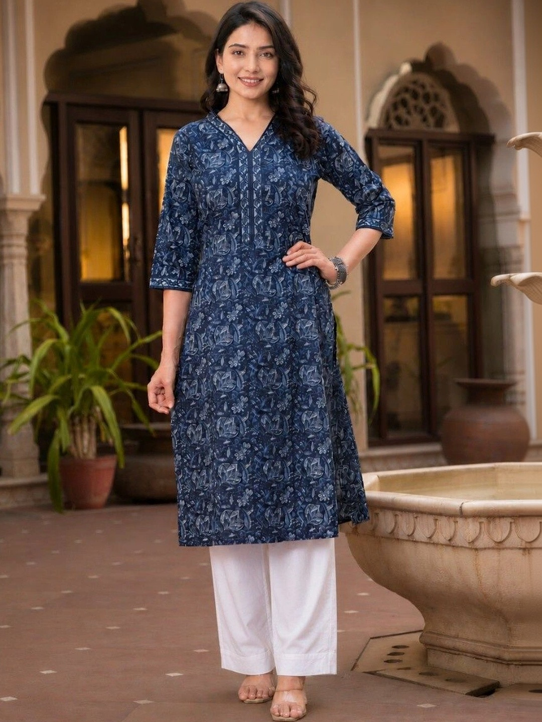 FABZARI Women Floral Printed Indigo Kurta