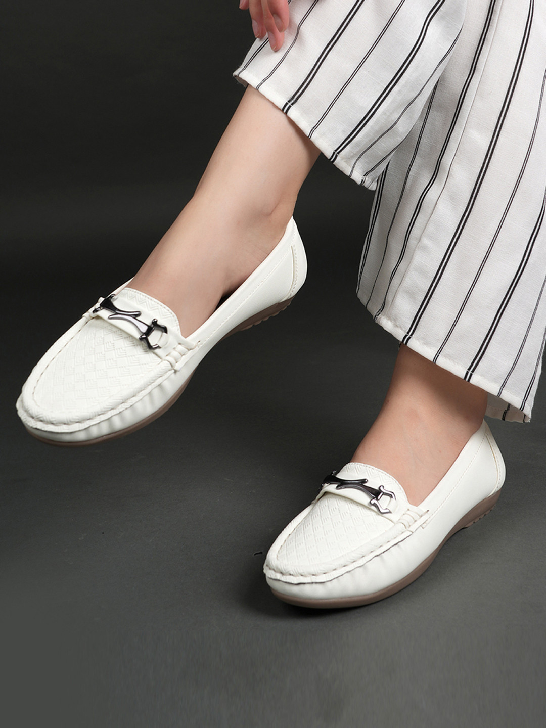 DressBerry Women Textured Round Toe Horsebit Loafers