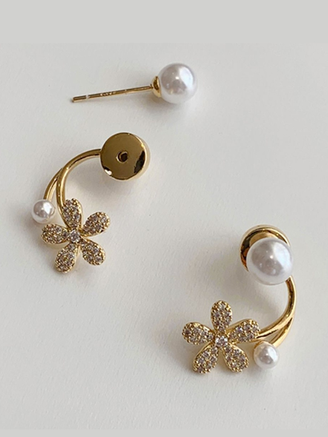 DressBerry Floral Studs Earrings