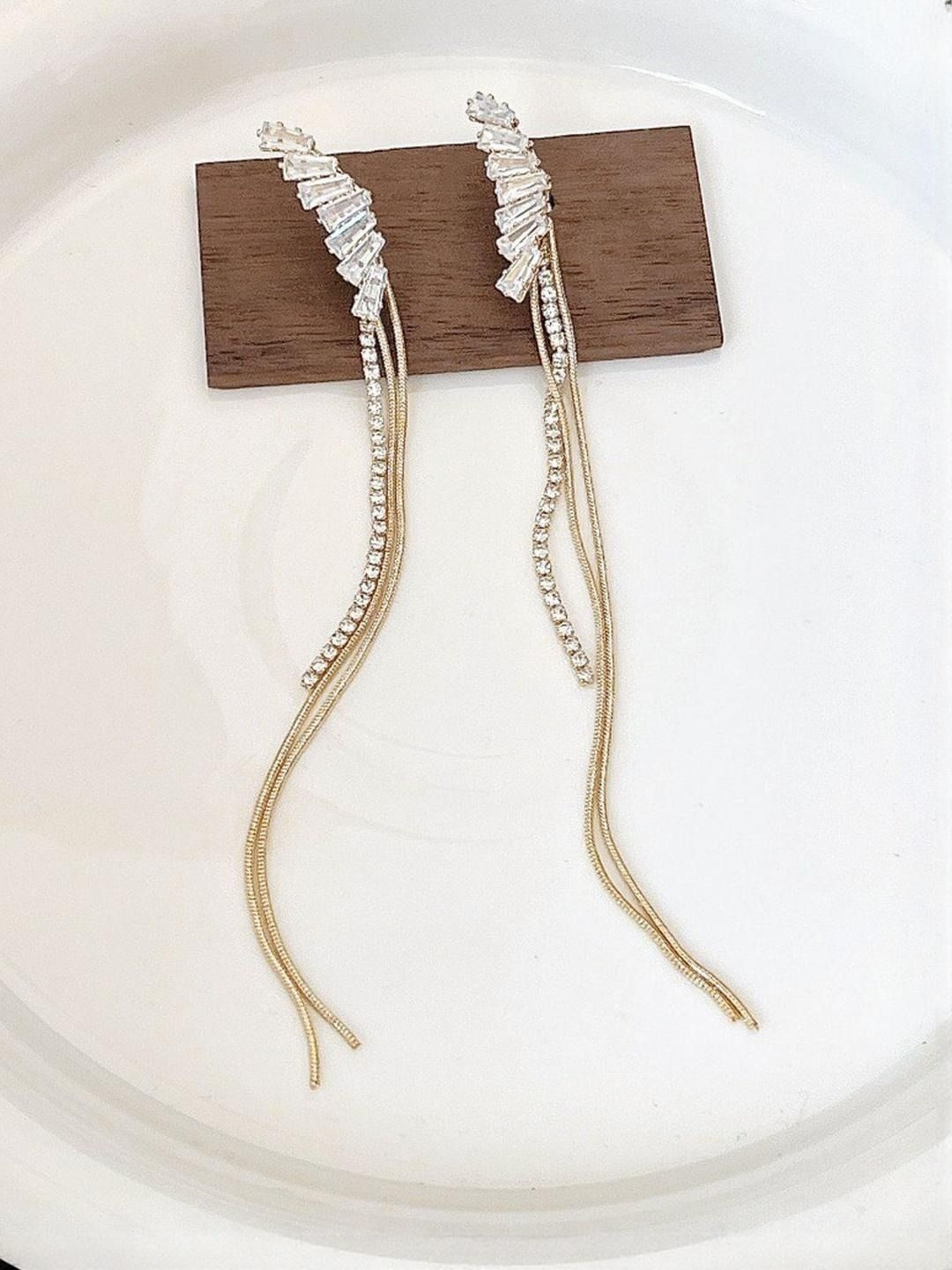 DressBerry Contemporary Earrings