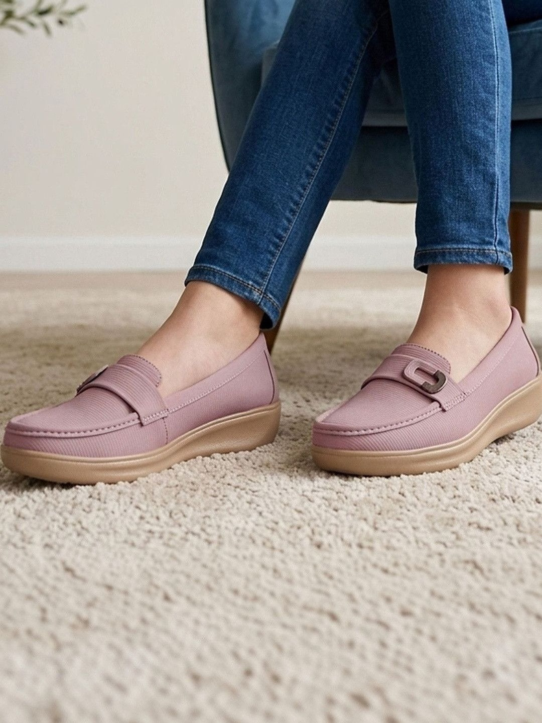 DressBerry Women Textured Loafers