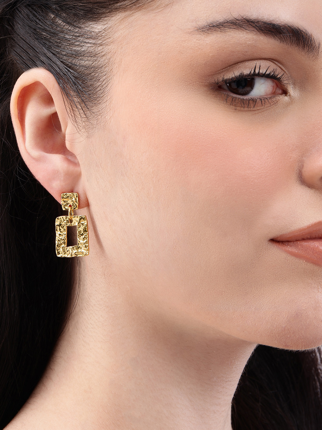 DressBerry Contemporary Drop Earrings