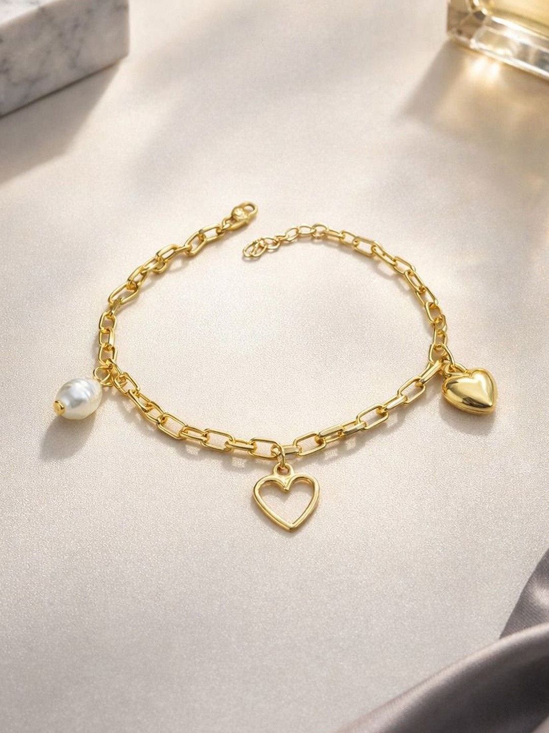 DressBerry Women Gold-Plated Link Bracelet