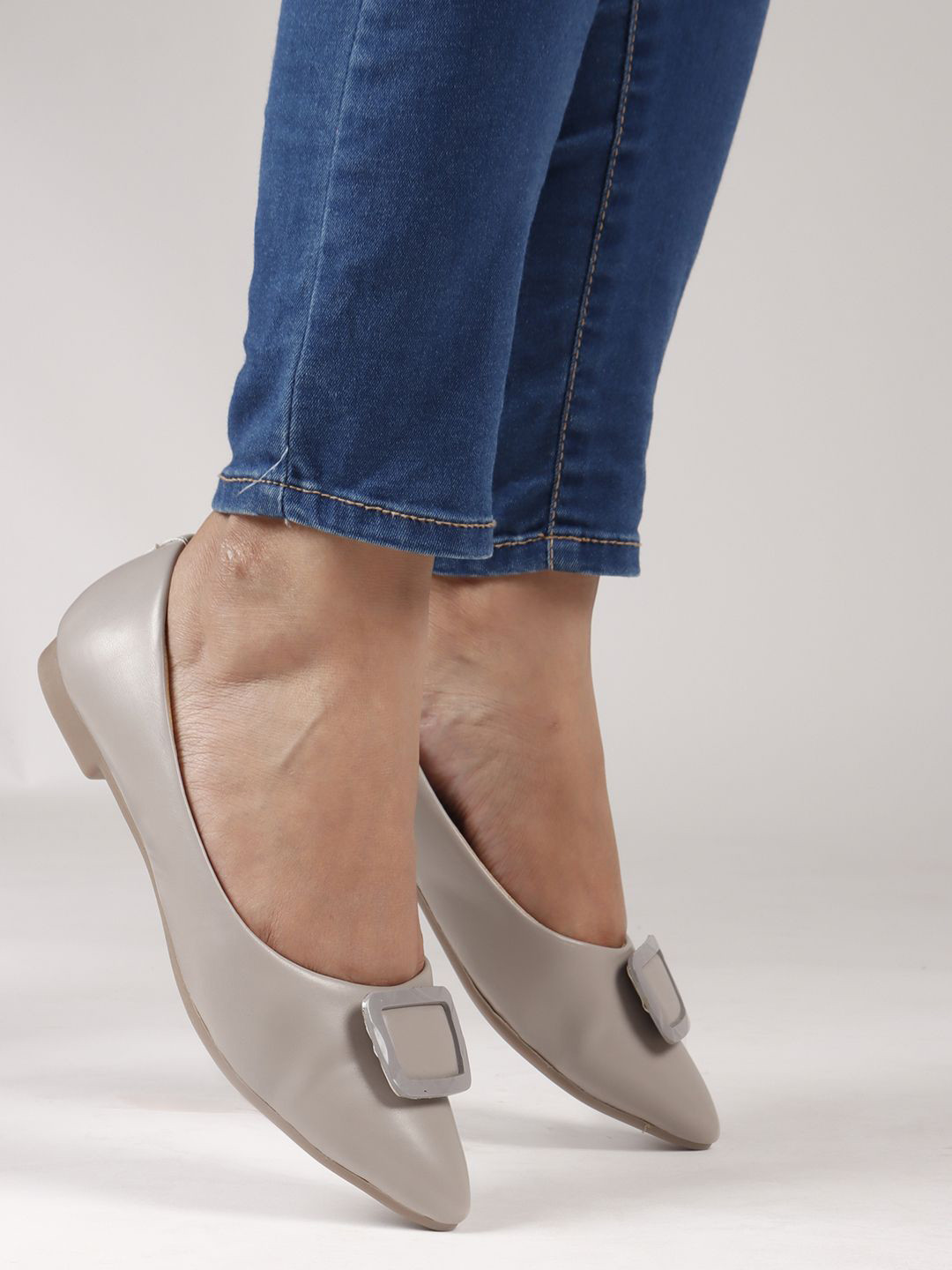 DressBerry Women Pointed Toe Ballerinas