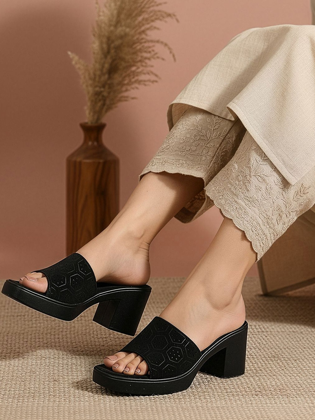 DressBerry Textured Block Mules