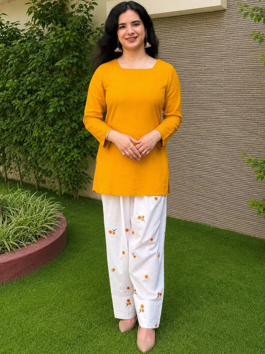 SUNDAR BAI Women Regular Kurti with Salwar