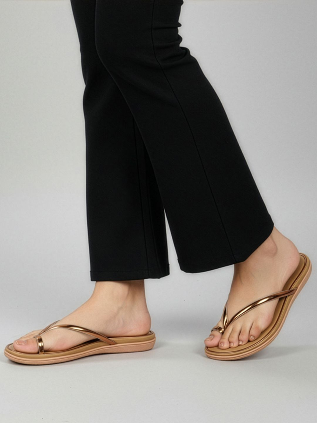 Premium bow desing comfortable sandal for women