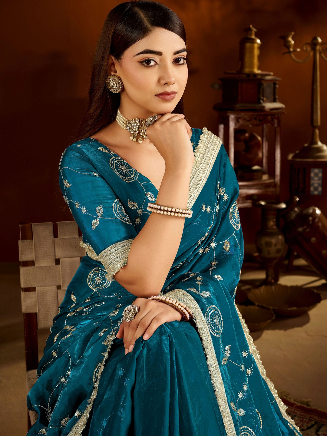 GRUHNAREE Floral Embroidered Satin Saree