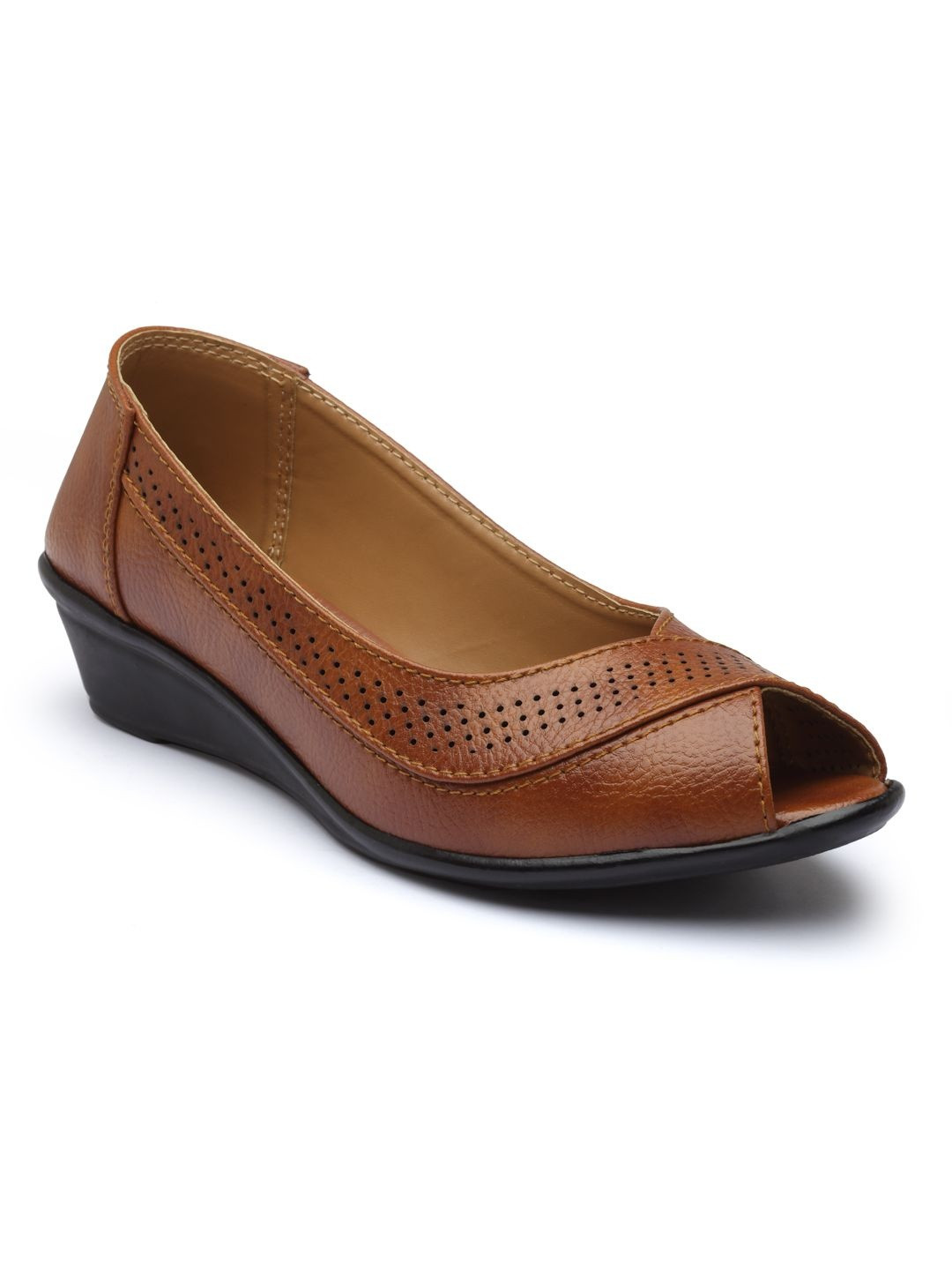 DressBerry Round Toe Slip-On Ballerinas