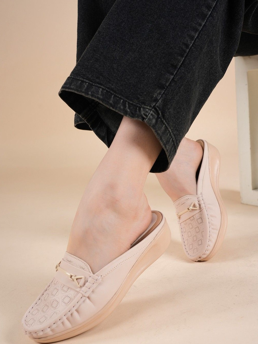 DressBerry Women Mules with Laser Cuts Flats