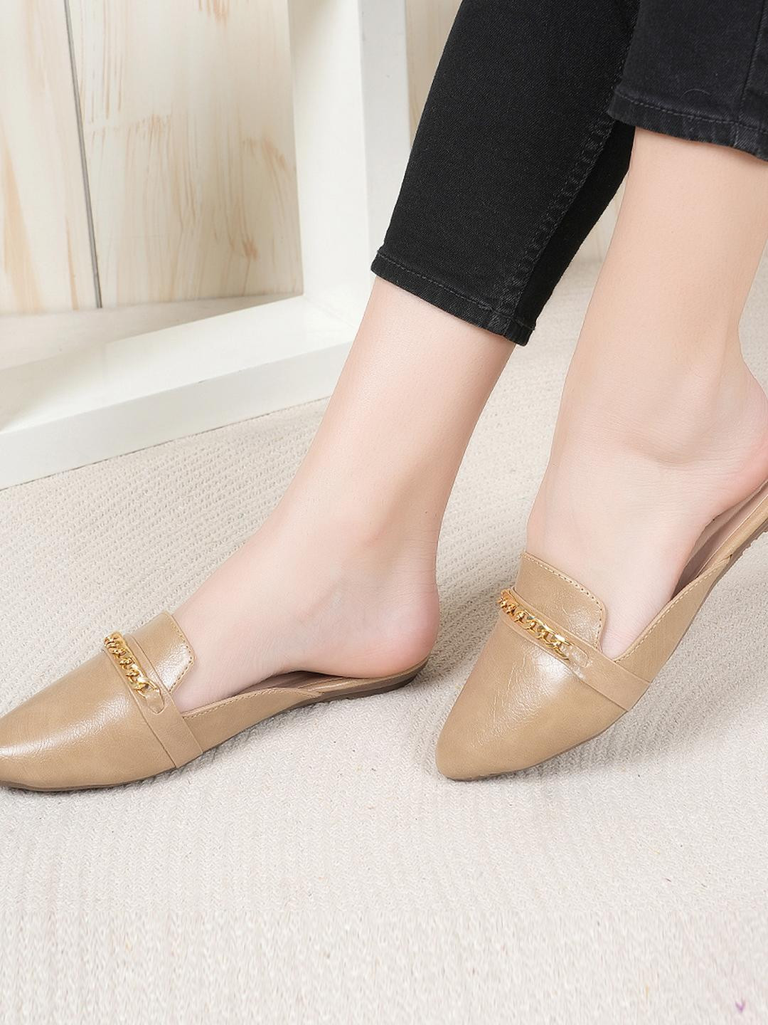 DressBerry Women Embellished Mules Flats