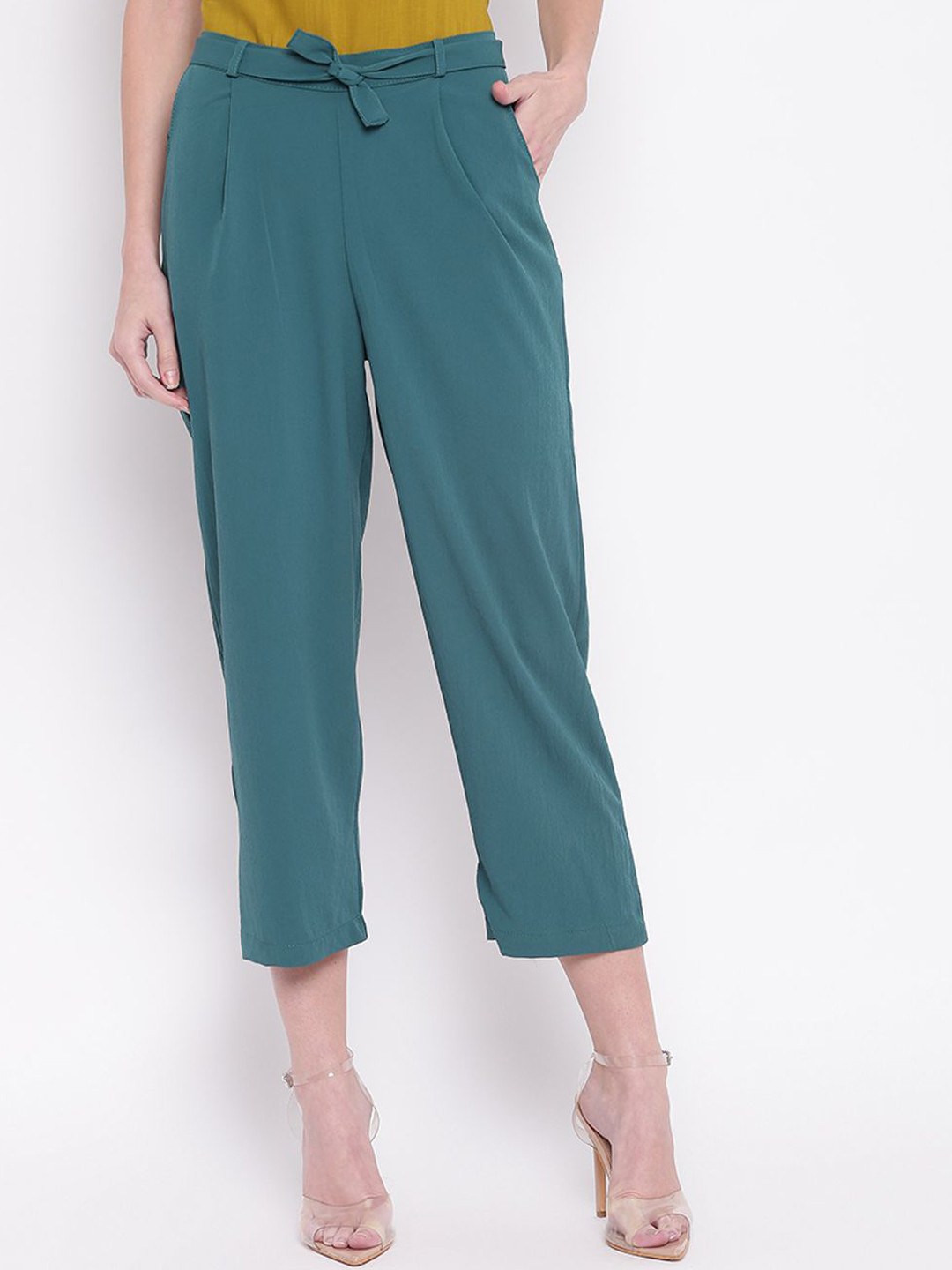 DressBerry Women Regular Fit Mid-Rise Pleated Trousers
