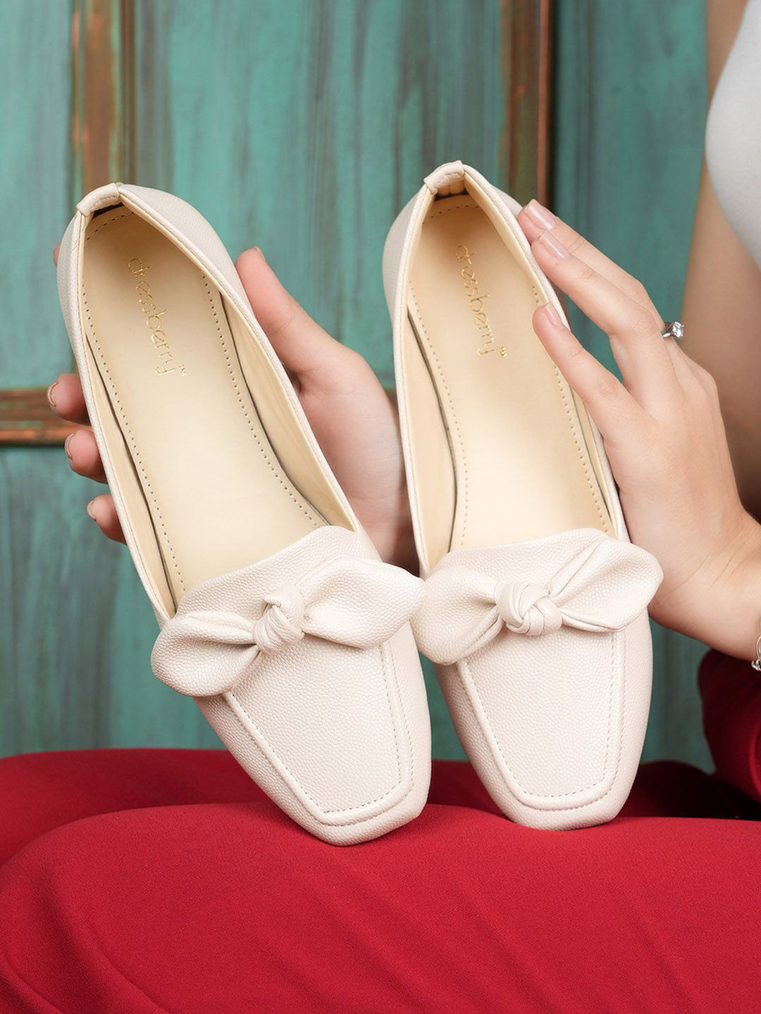 DressBerry Women Textured Mules with Bows Flats