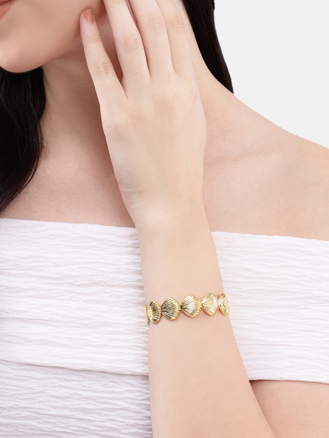 DressBerry Women SeaShell-Shaped Cuff Bracelet