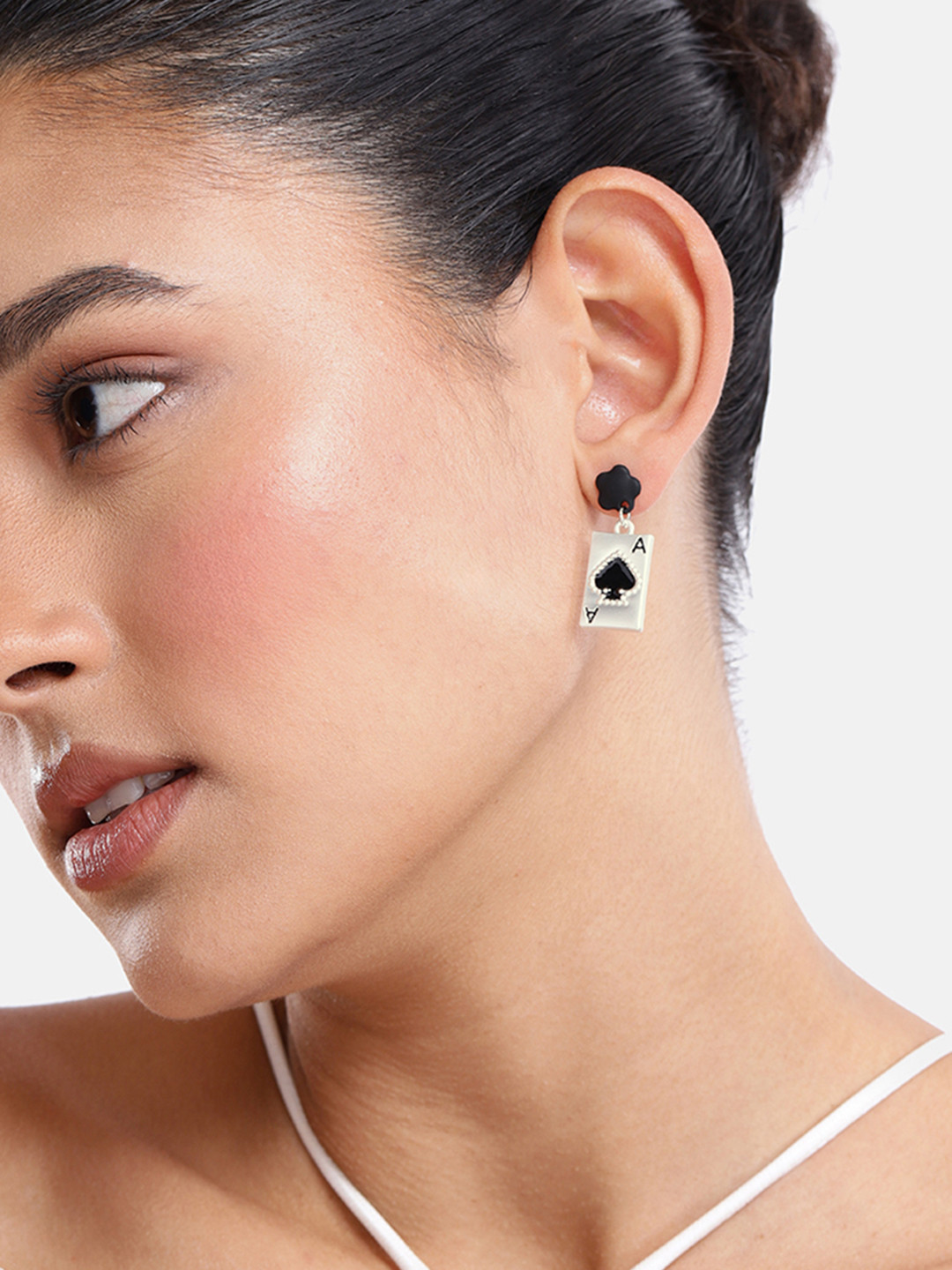 DressBerry Contemporary Drop Earrings