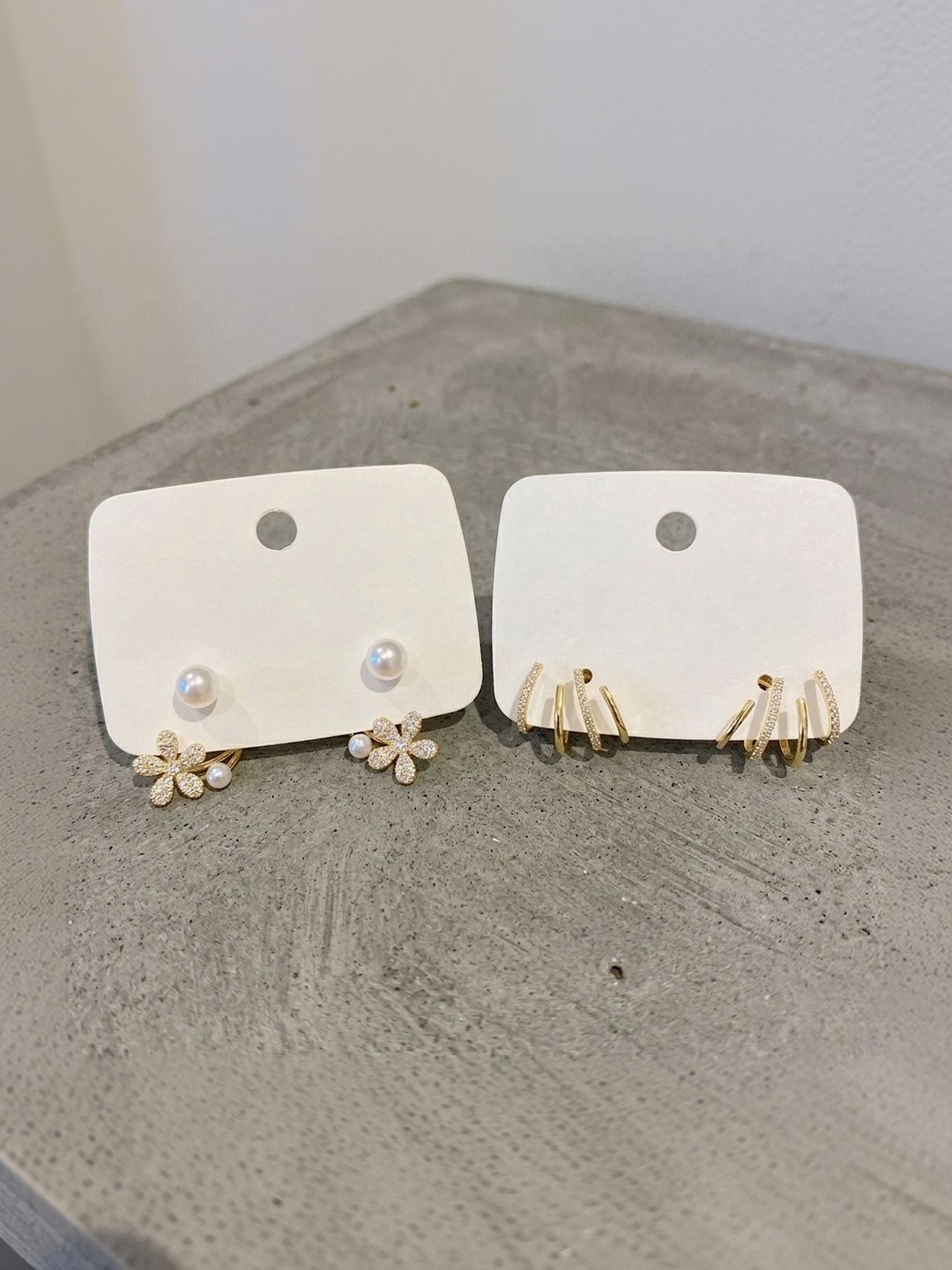DressBerry Floral Studs Earrings