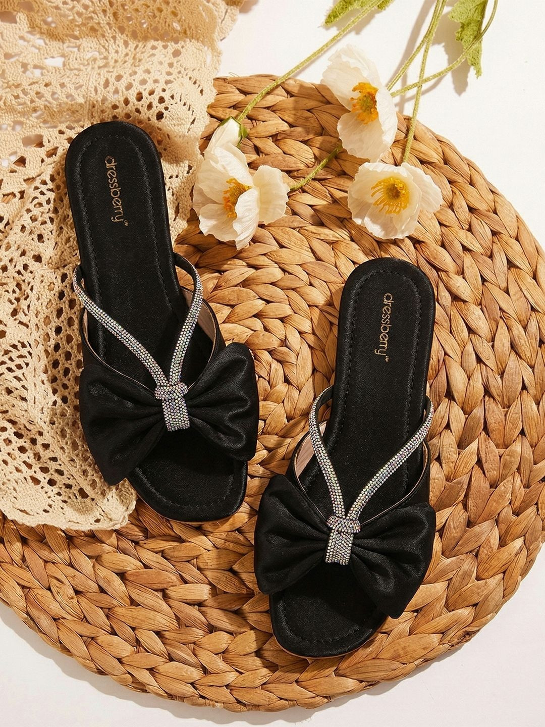 DressBerry Women Embellished Party Open Toe Flats with Bows