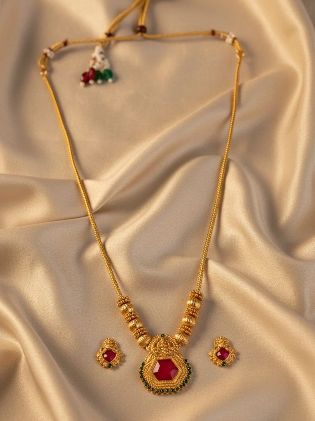 SHREEVAANI Gold-Plated Copper Artificial Stones Studded Necklace And Earrings