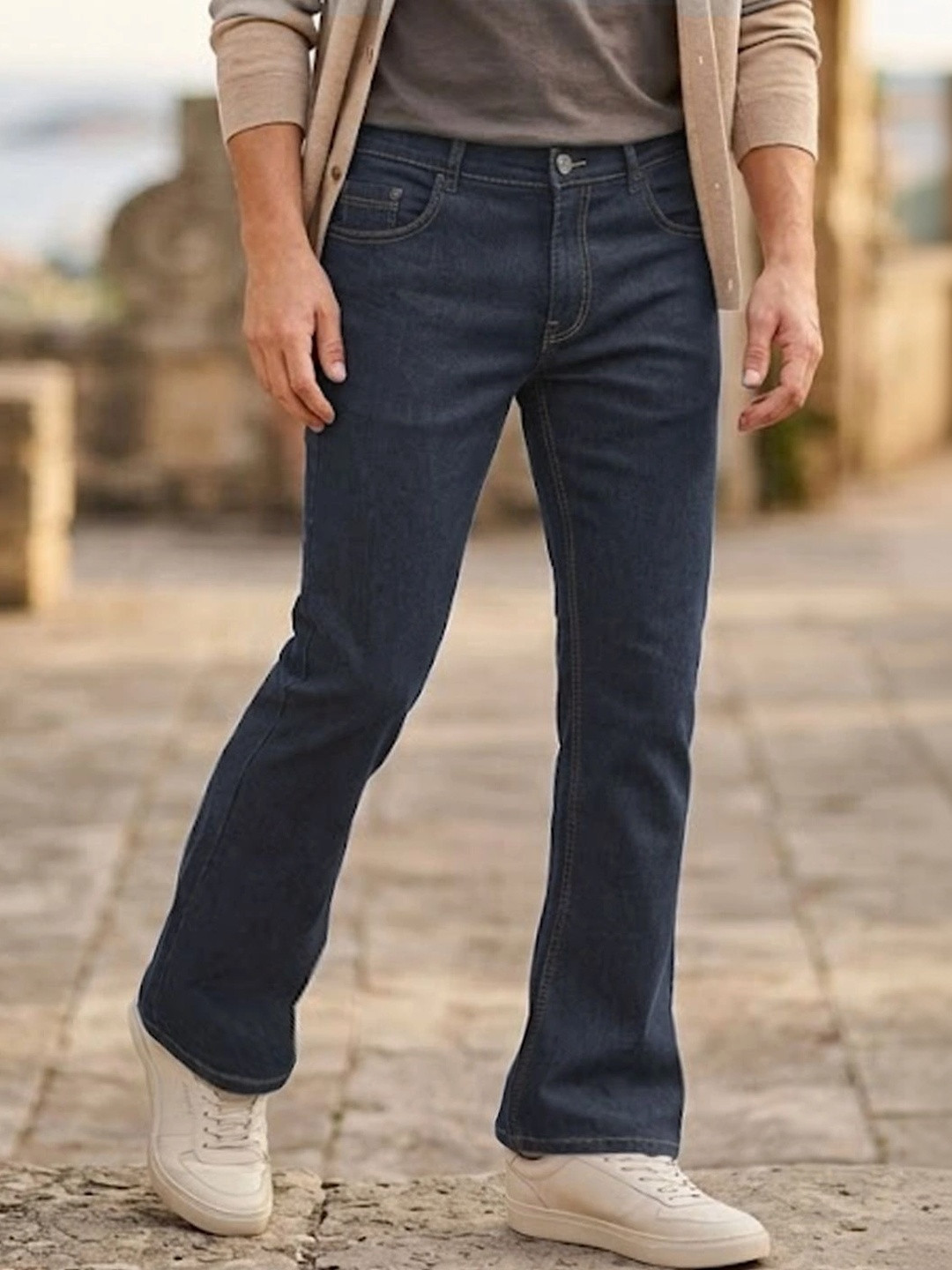 Urbano Fashion Men Mid Rise Light Fade Stretchable Bootcut Jeans