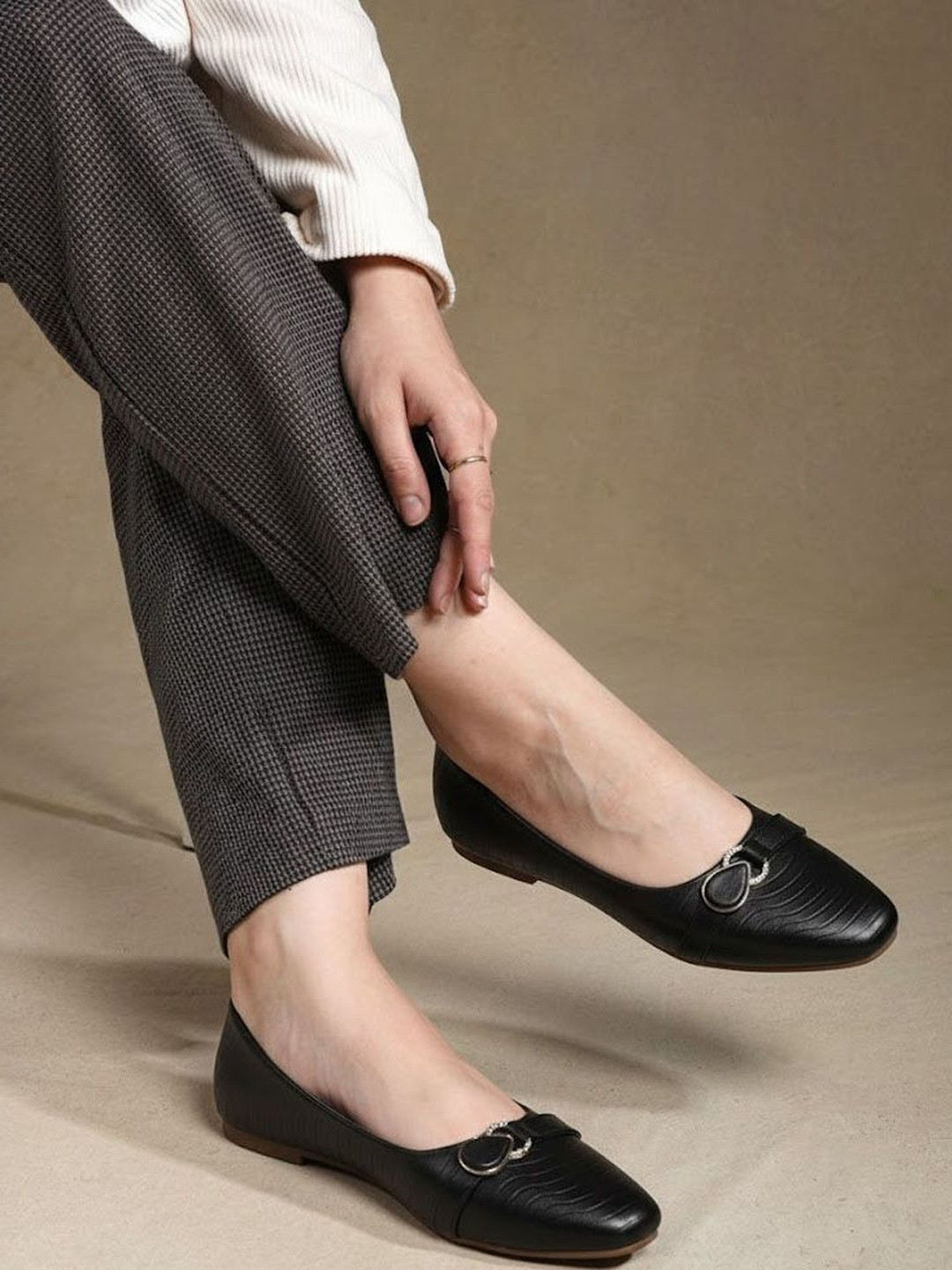 DressBerry Women Core with Bows Flats