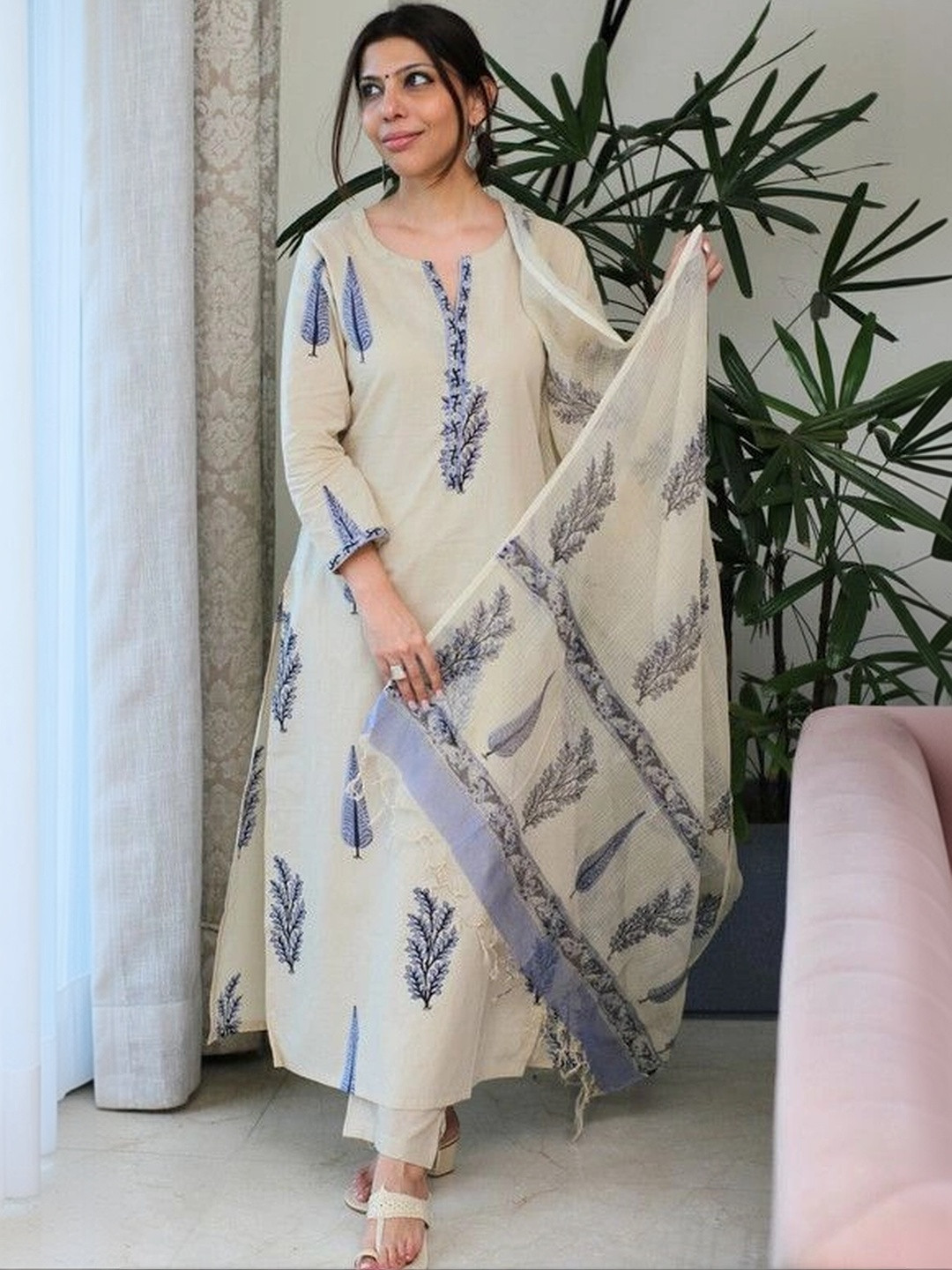 MISAYL Women Ethnic Motifs Printed Regular Kurta with Trousers & With Dupatta