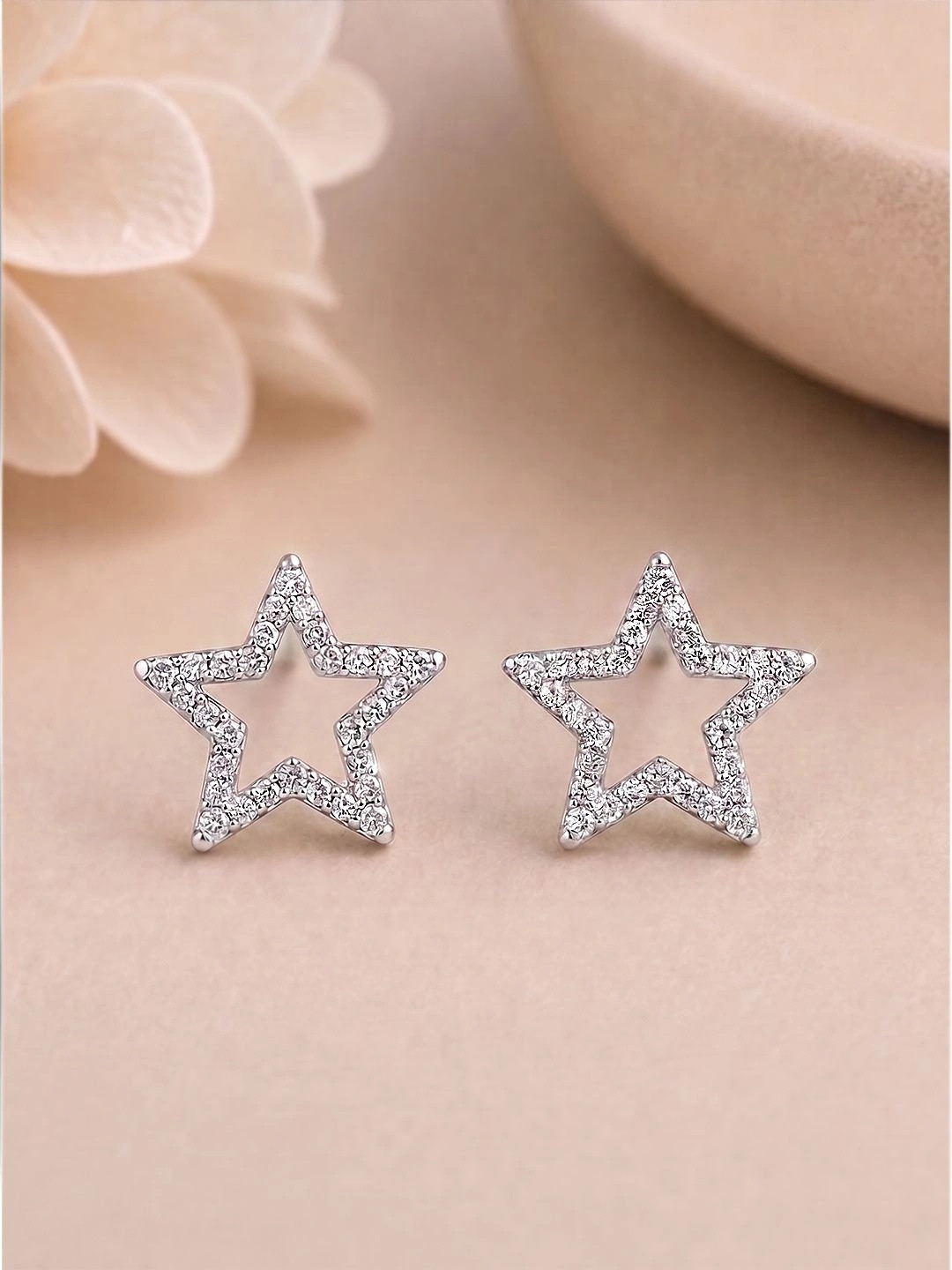 Caratiro 925 Sterling Silver White moissanite Star-Shaped Moissanite Stud Earrings