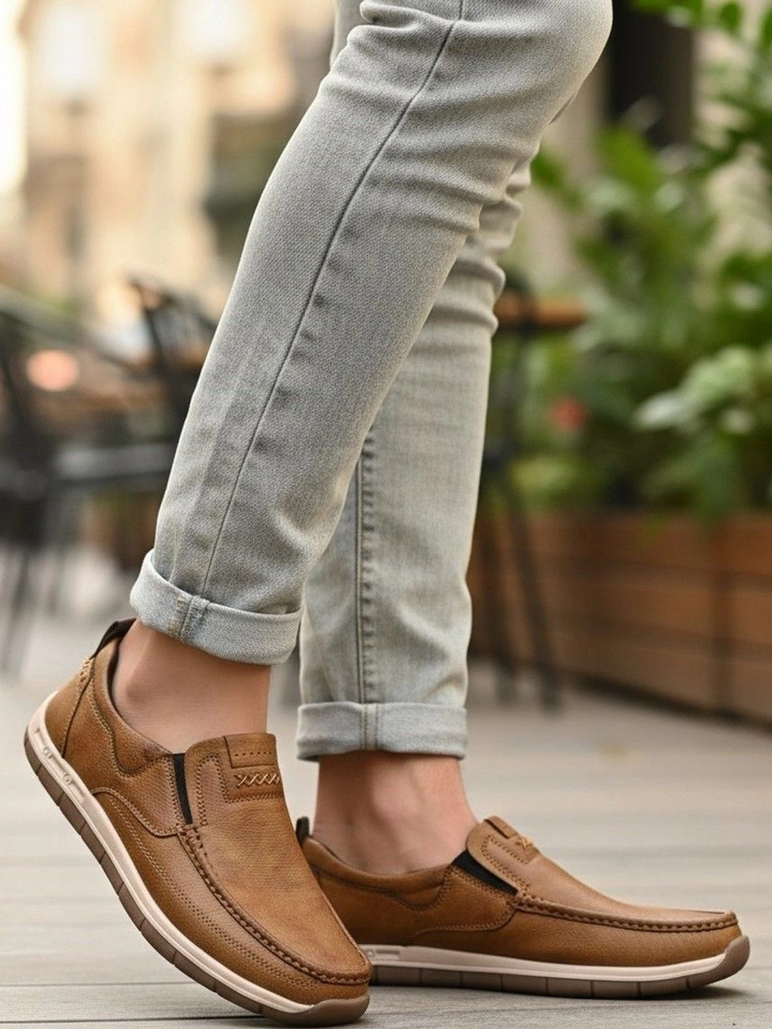 The Roadster Lifestyle Co. Men Textured Round Toe Loafers
