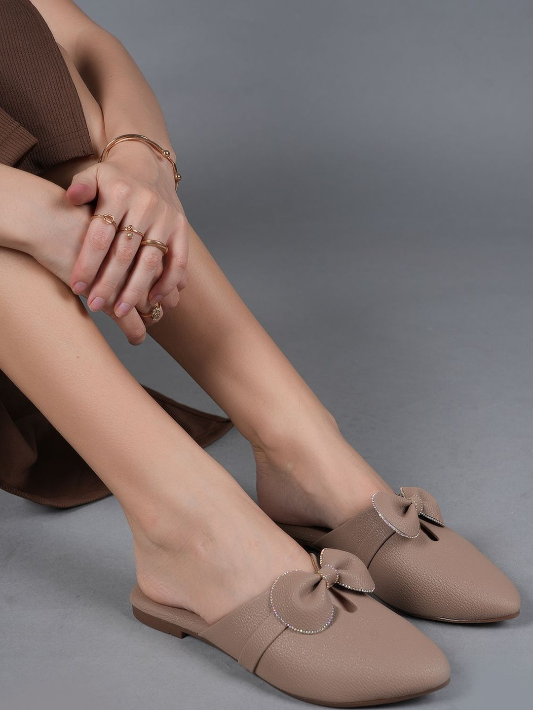 DressBerry Women Embellished Mules with Bows Flats