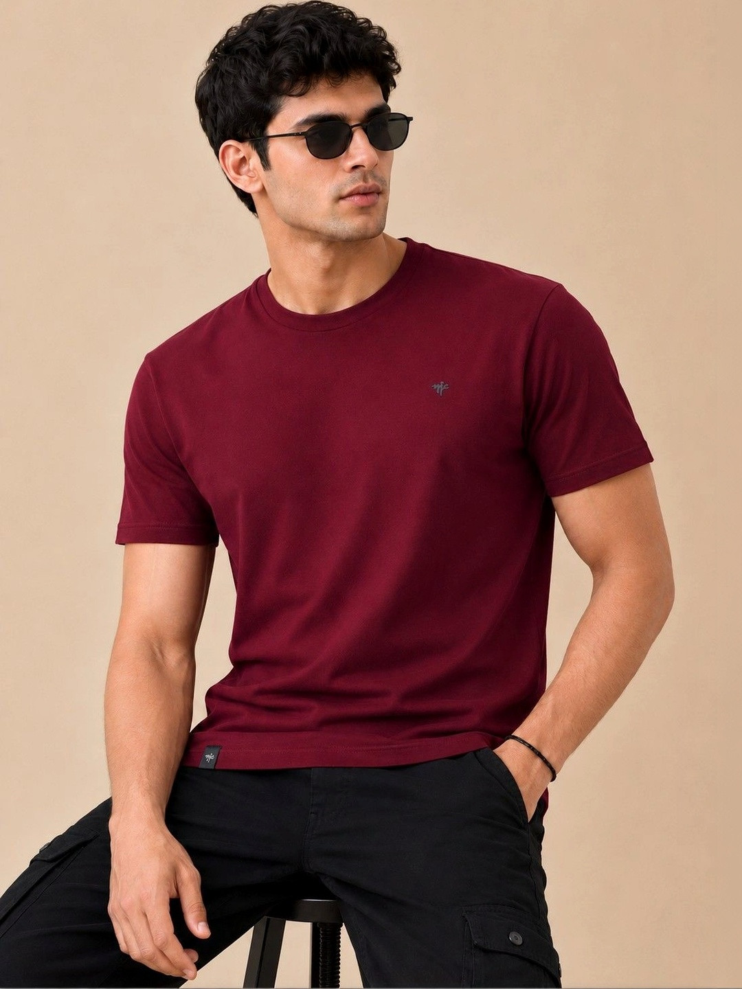 nostrum Men Solid Round Neck Cotton Slim Fit T-shirt
