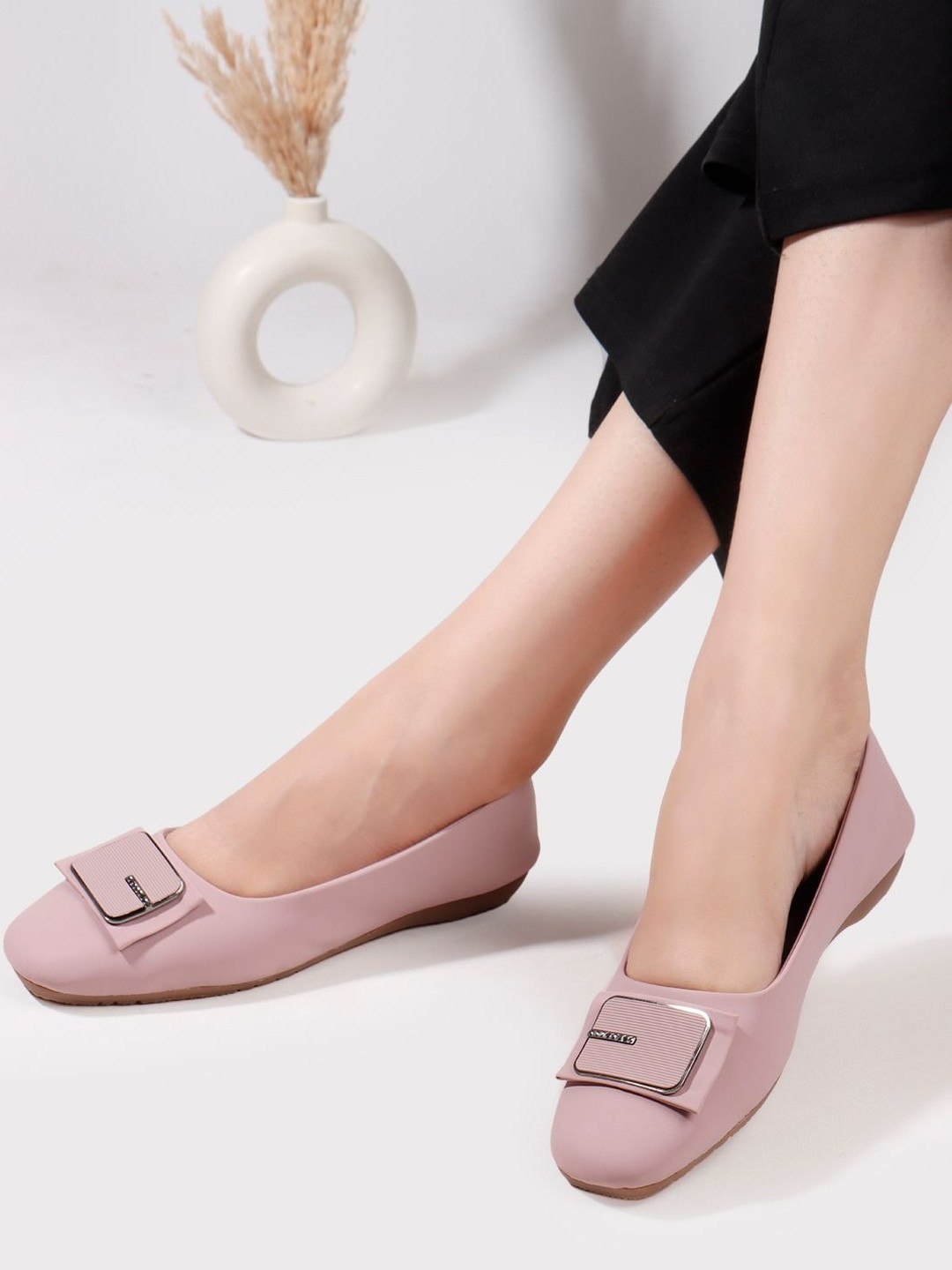 DressBerry Women Mojaris Flats