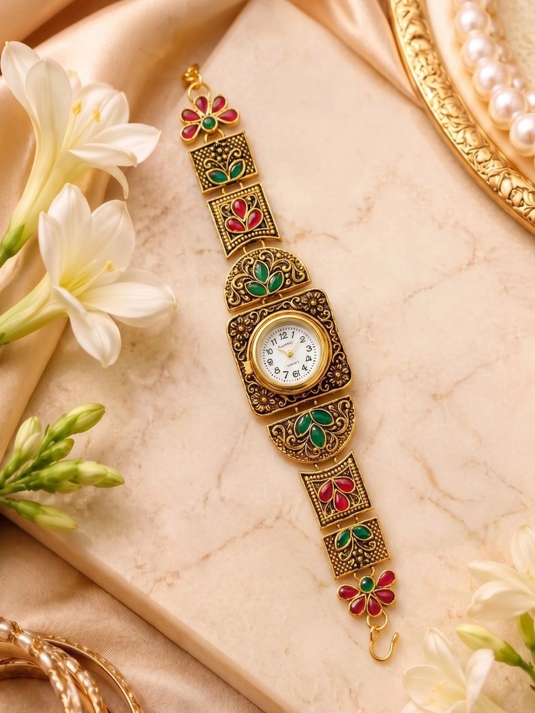 Nui Women Gold Toned Bracelet Style Analogue Round Kashmiri Watch