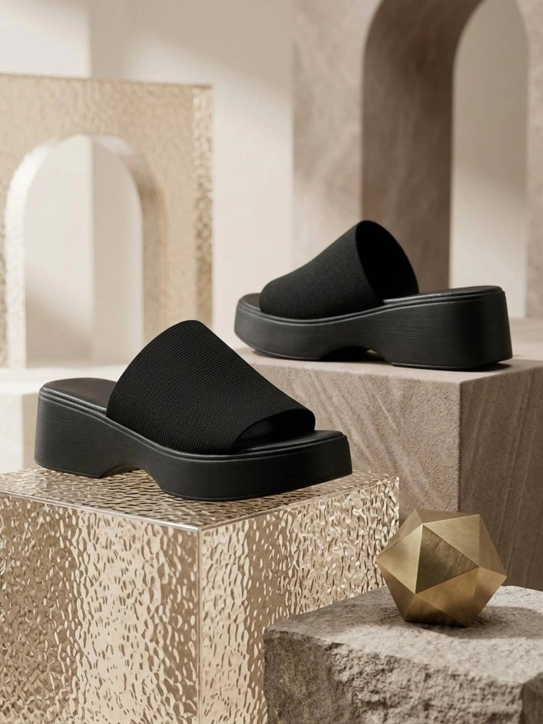 GG360 Textured Wedge Sandals