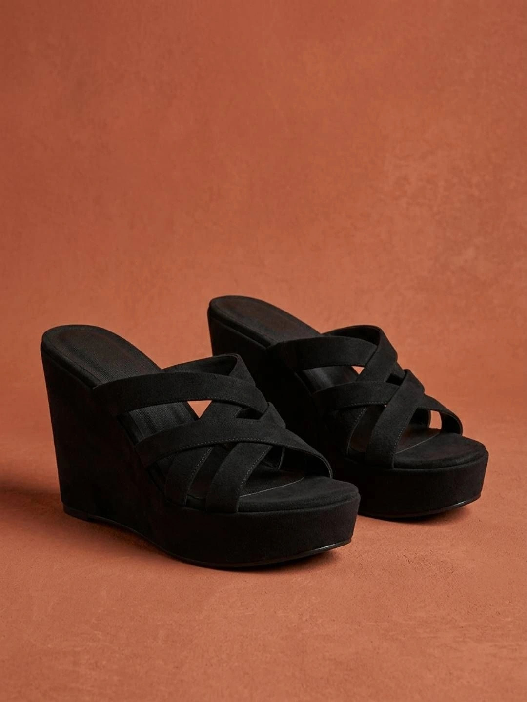 GG360 Suede Wedge Sandals