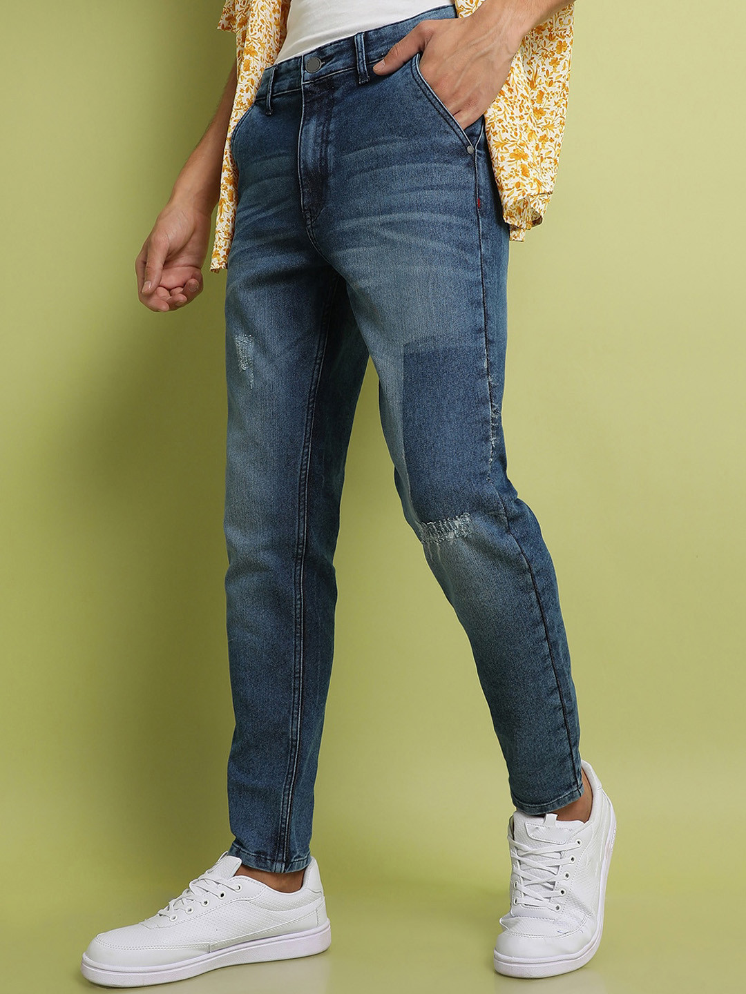 CAHOOT Men Blue Smart Low Distress Light Fade Whiskers & Chevrons Stretchable Jeans