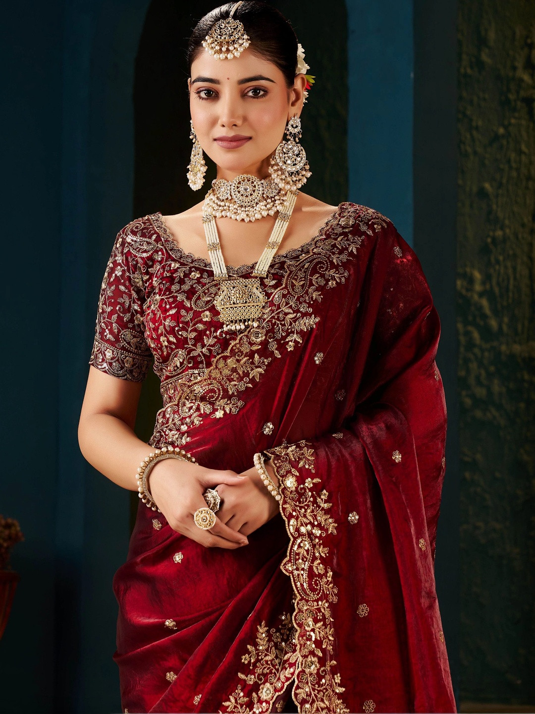 ANJAVI FASHION Floral Embroidered Heavy Work Saree