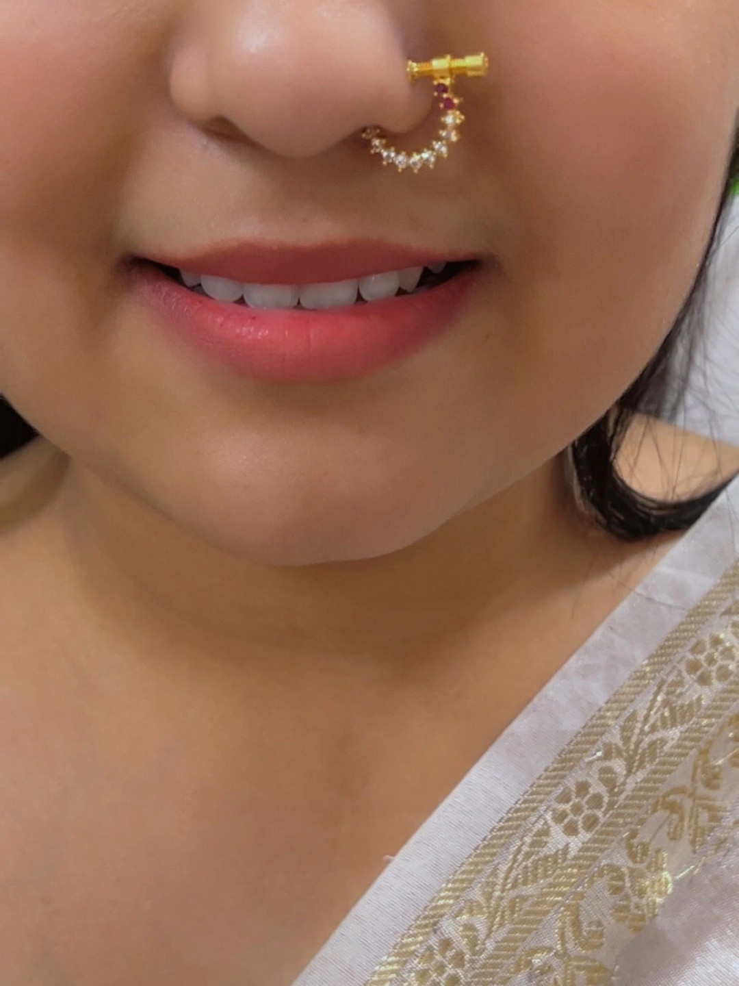 Raj Gems Gold-Plated Artificial Stones and Beads Ring Nosepin