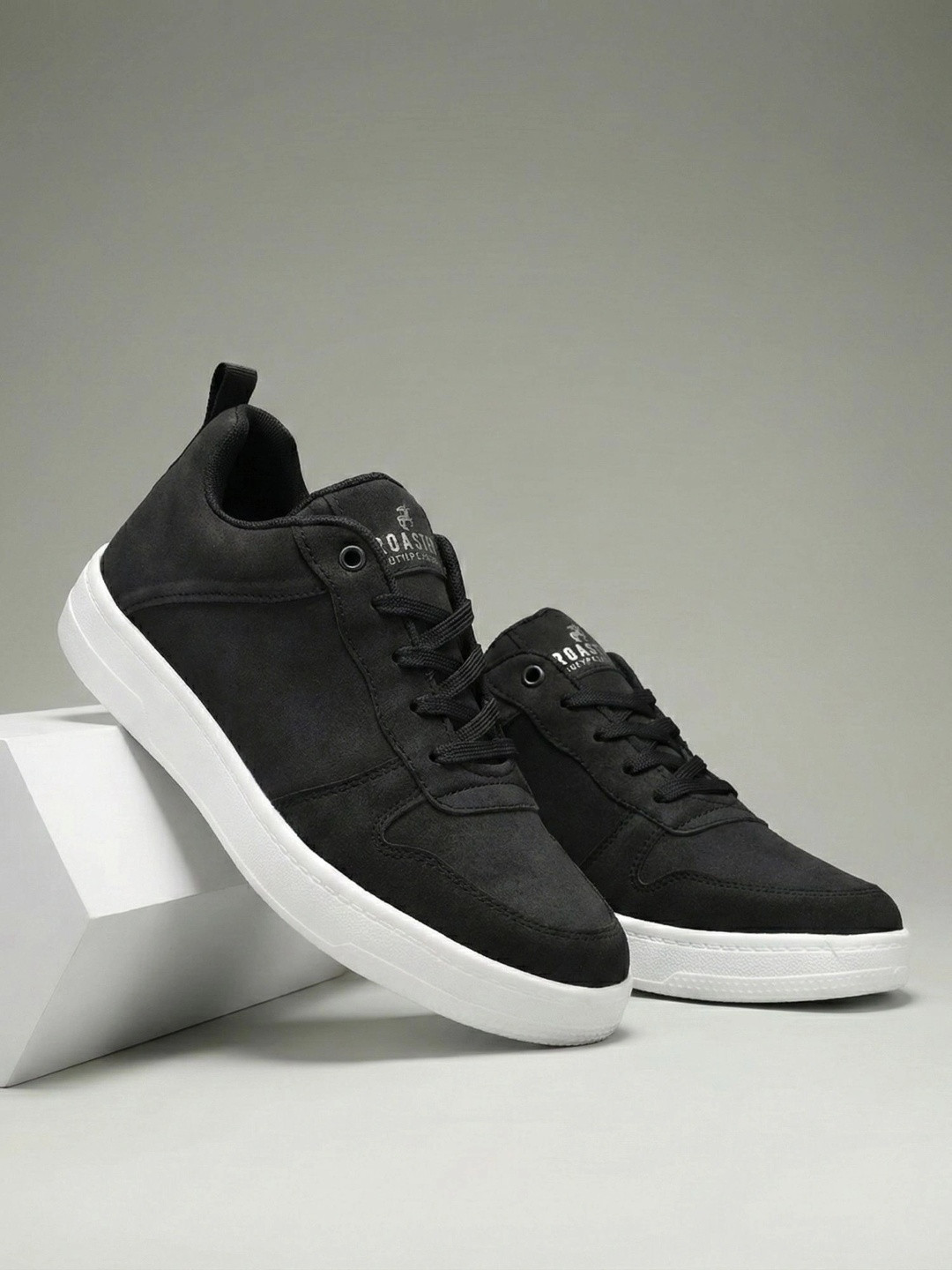 ROASTER Men Sneakers