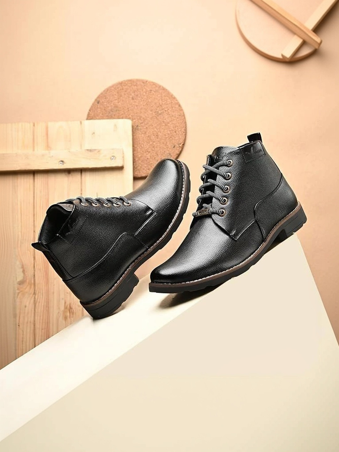 Vellinto Men Textured Round Toe Lace-Ups Regular Boots
