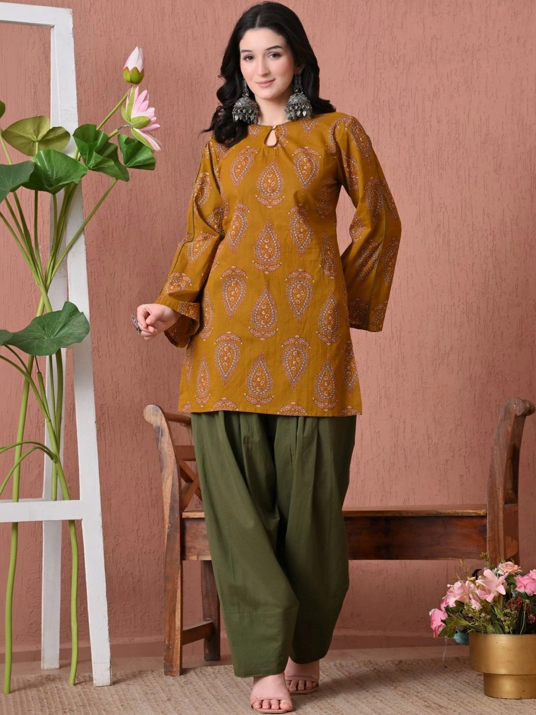 SANGAKURTI Floral Printed Keyhole Neck Long Sleeves Cotton Kurti With Farshi Salwar Co-Ords
