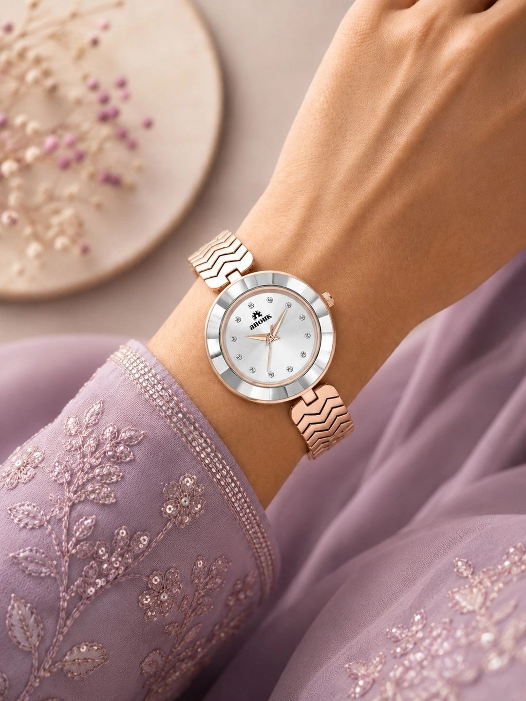 Anouk Women Brass Embellished Dial & Bracelet Style Straps Analogue Watch ANW-068-WH