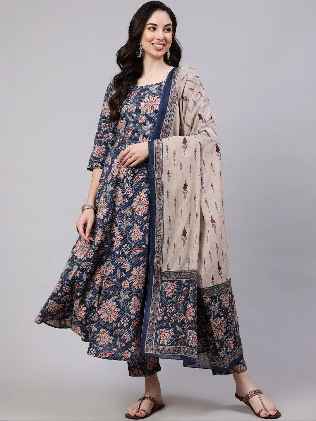 Chhipa Prints Women Floral Printed Regular Kurta with Trousers & With Dupatta