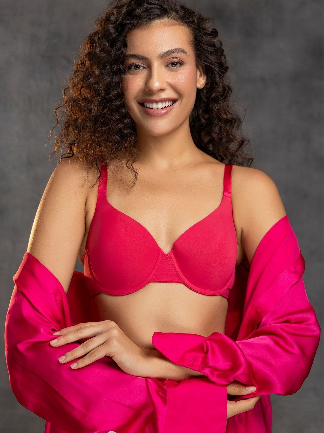 Chelvet Lightly Padded Contour Deep Coverage Bra Seamless & Wired