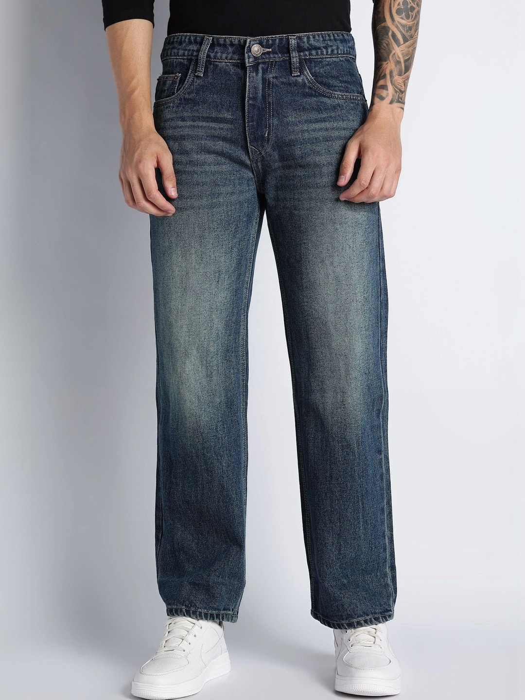 ONSYLE Men Straight Fit Mid-Rise Low Distress Light Fade Jeans
