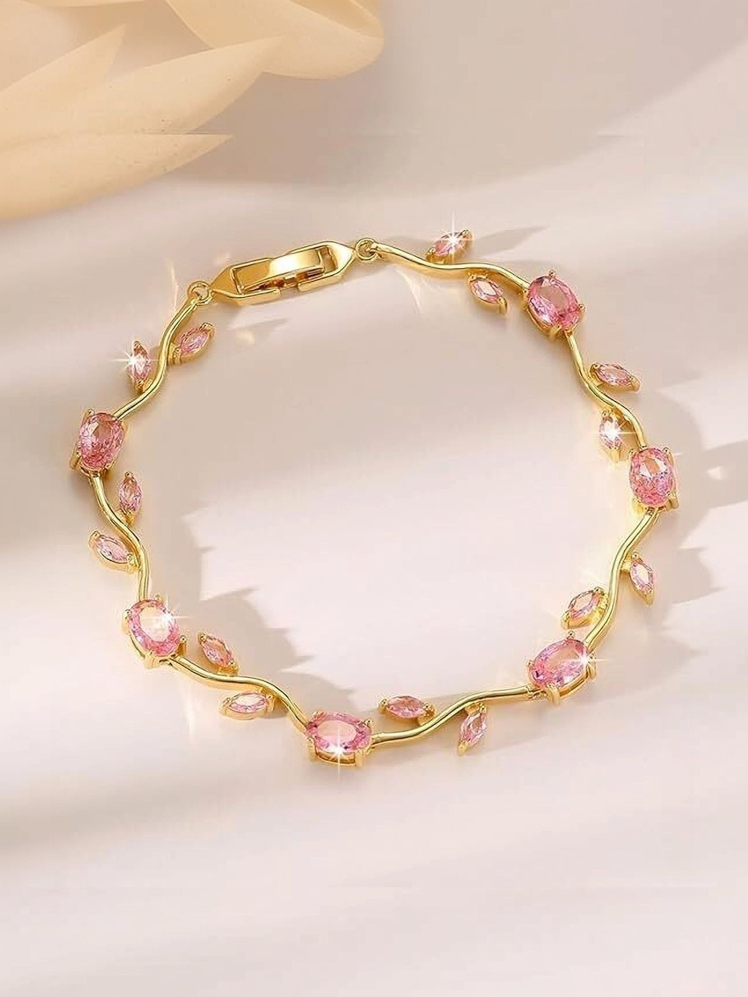 Murliwala Unisex Gold-Plated Link Bracelet