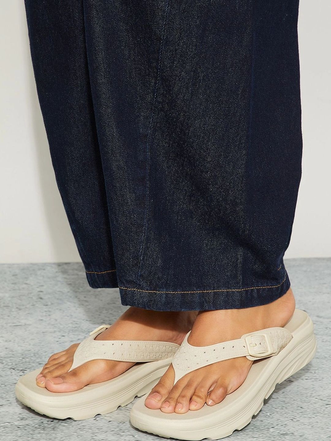 Ginger by Lifestyle Women Thong Flip-Flops