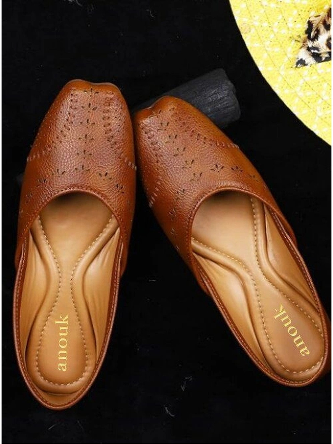Women's Textured Ethnic Mojaris with Laser Cuts Flats with women's mojari & mojari shoes